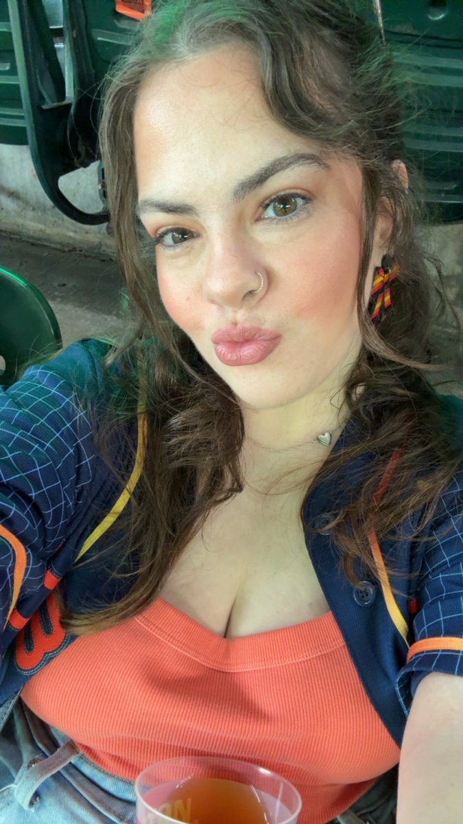 🐚🐝 tweet media