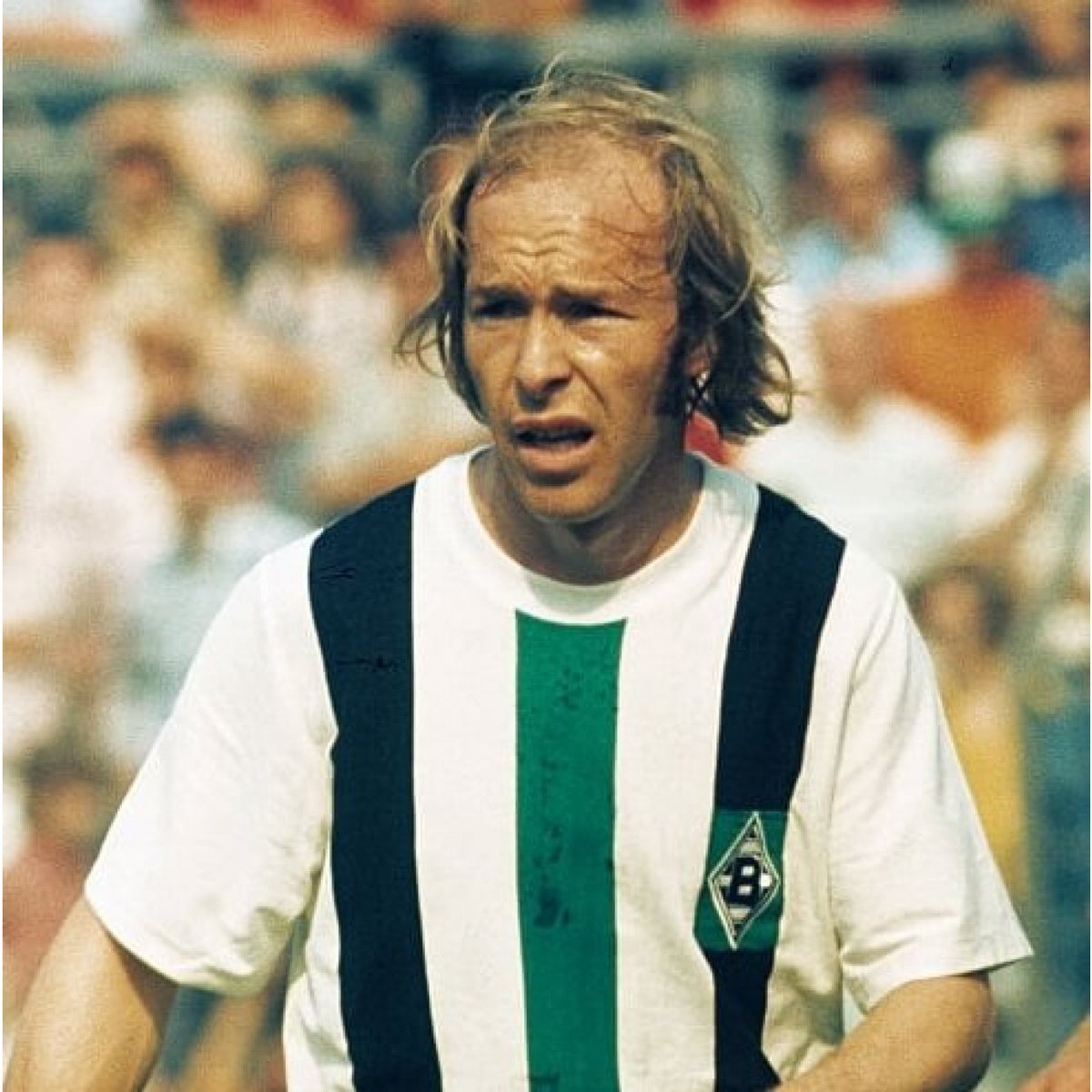 Arthur Ladinszky tweet media