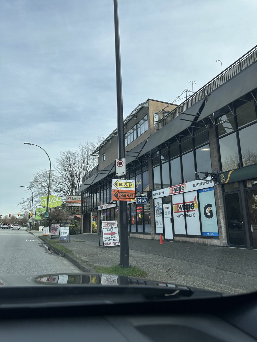 fran_no_canada tweet media