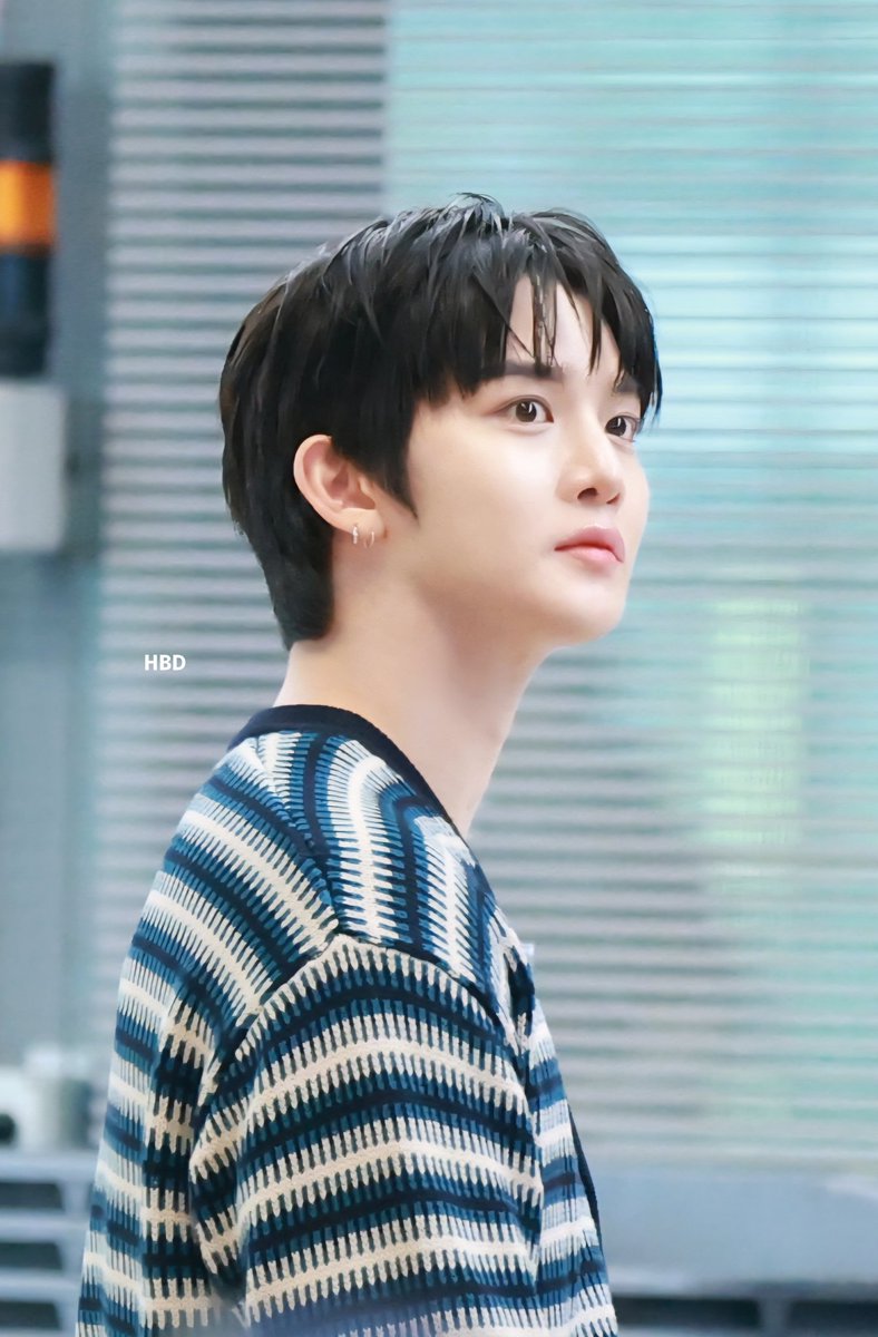 260328 출국 💙🤍
#배진영 #BAEJINYOUNG #ベジニョン