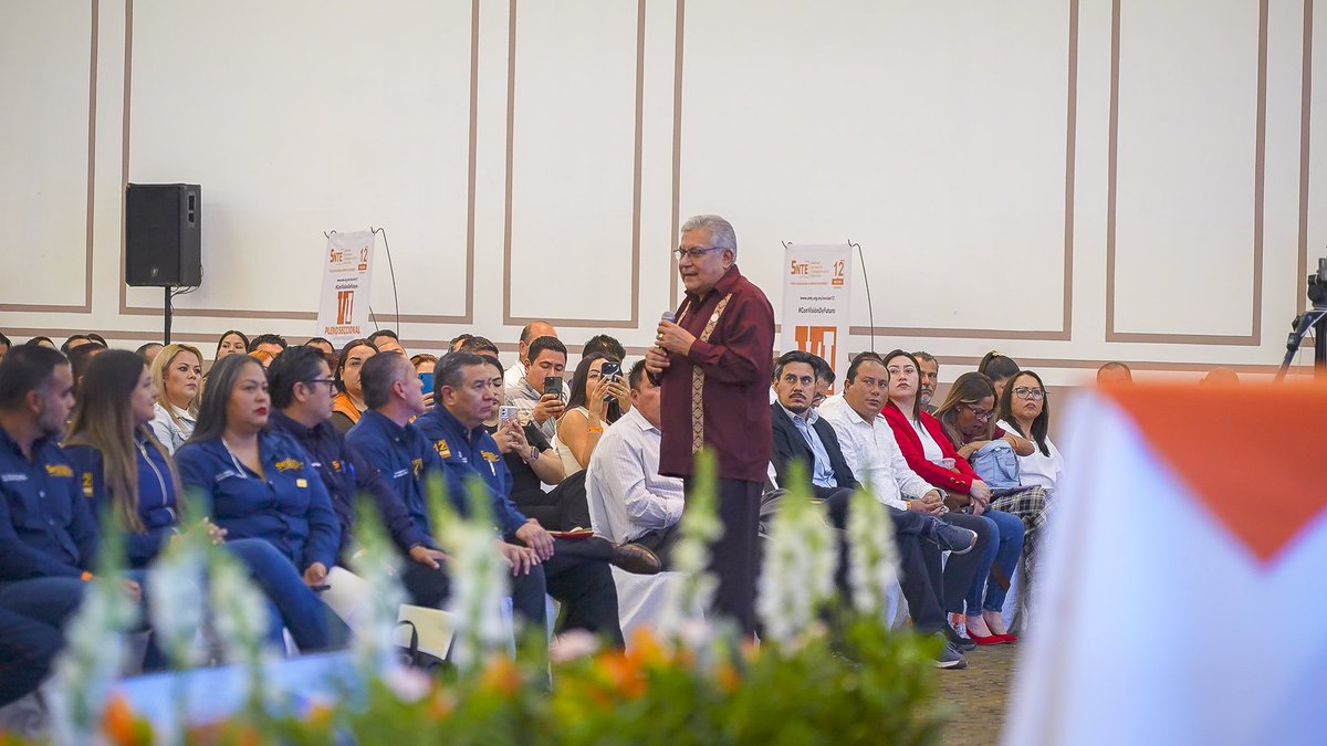 AlfonsoCepedaMx's tweet photo. Muy contento de visitar #Durango y acompañar al @Snte12Durango en su VI Pleno Seccional Extraordinario.

Reconozco el liderazgo del secretario general, Mtro. Alfonso Herrera García, así como el trabajo comprometido de su Comité Seccional, siempre en favor del gremio duranguense.

#UnoSomosTodosYTodosSomosUno