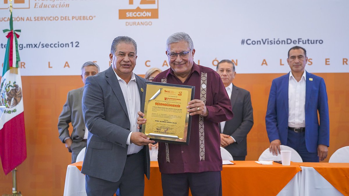 AlfonsoCepedaMx's tweet photo. Muy contento de visitar #Durango y acompañar al @Snte12Durango en su VI Pleno Seccional Extraordinario.

Reconozco el liderazgo del secretario general, Mtro. Alfonso Herrera García, así como el trabajo comprometido de su Comité Seccional, siempre en favor del gremio duranguense.

#UnoSomosTodosYTodosSomosUno