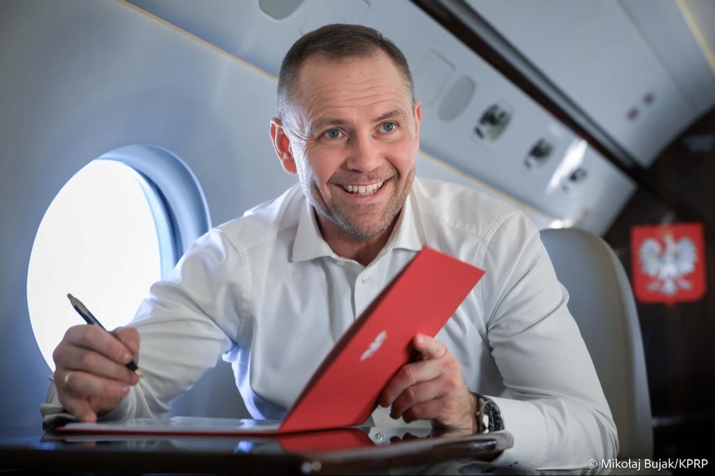 Scarlett O'Anya tweet media