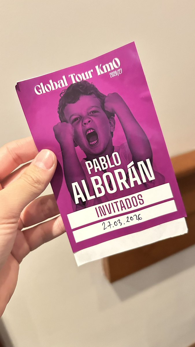 nickysalvador26's tweet photo. Eu venci mais uma vez na vidaaaaaaaa
Estava eu na fila para o show do PABLO ALBORAN.. E SIMPLESMENTE EU GANHEI UM MEET DA PRODUÇÃO PARA CONHECER ELE 😭😭😭 https://t.co/5nZc1mth7e