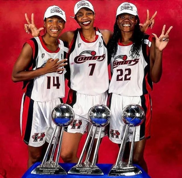 SAY CHEESE! 👄🧀 tweet media