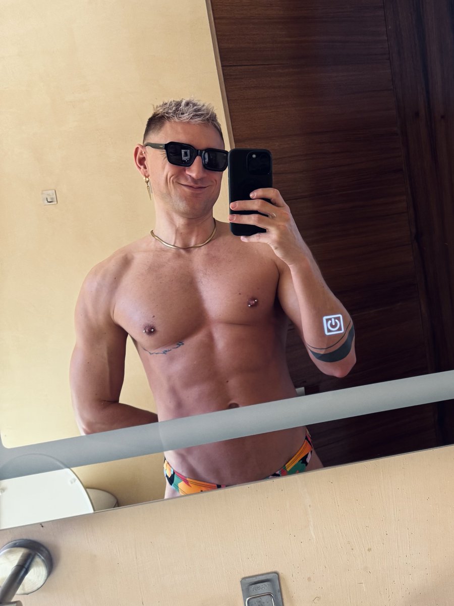 🐺 Rew tweet media