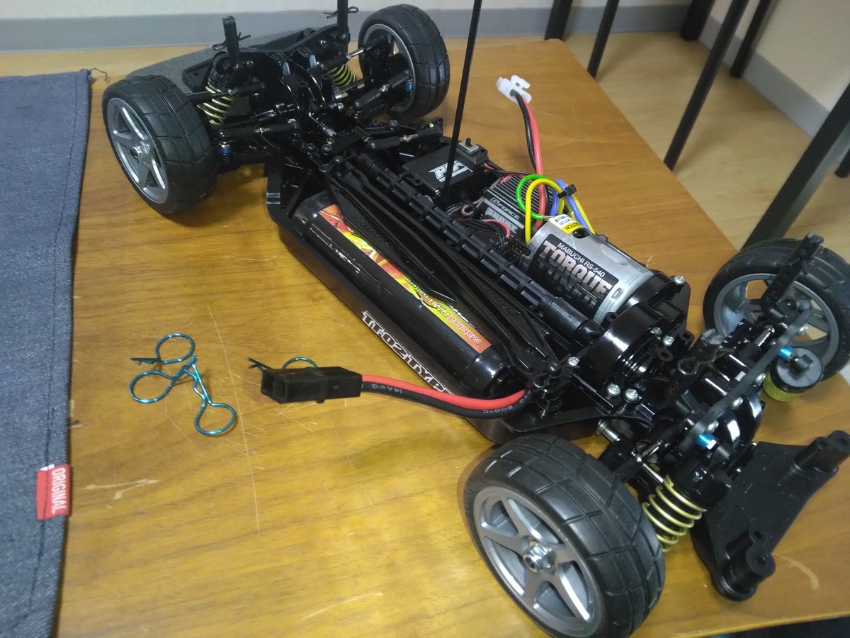 WZZJF3IhA344013's tweet photo. テーブルの上に、ついラジコンカー置きたくなる事ありませんか?
ありますよね?そう!あるんです!😳
#TT02typeS https://t.co/2OhNXWxteX