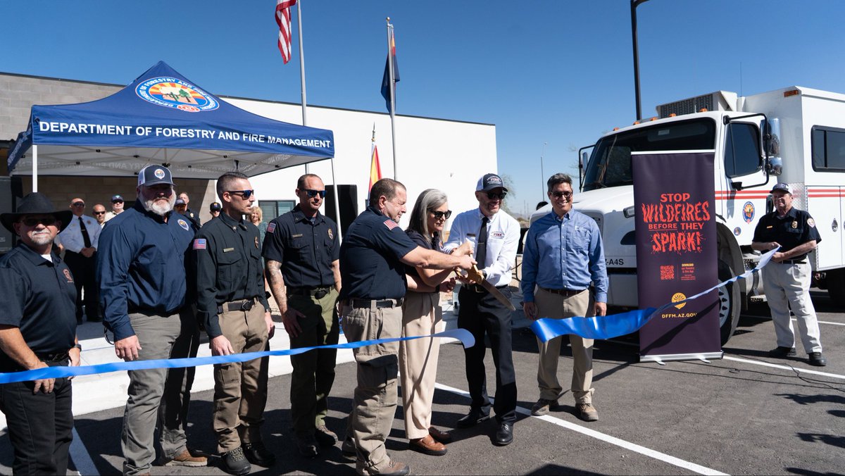 GovernorHobbs's tweet photo. As we head into wildfire season, I’m making sure Arizona is ready. Today, I joined @azstateforestry to open a new dispatch center and highlight AI detection cameras—tools that help us spot fires sooner, respond faster, and better protect our communities and firefighters. https://t.co/iLESZnnzpW