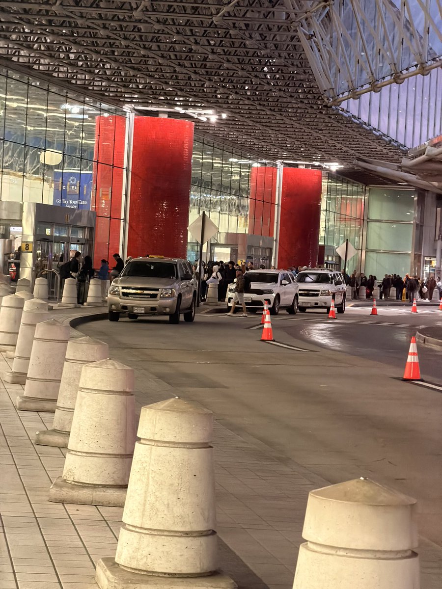 NeverMaskerStewardess🇺🇸✈️🍊🌴🍻🌍 tweet media