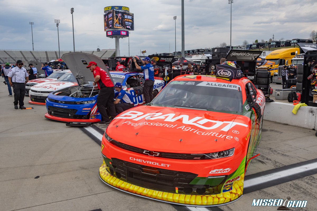 MissedGear's tweet photo. The wet came in on @MartinsvilleSwy and halted @NASCAROReillyAP qualifying - Starting order set on points / performance mix putting @J_Allgaier on the pole for Saturday Racing of the @NFPA 250 https://t.co/VYR1KmULIA