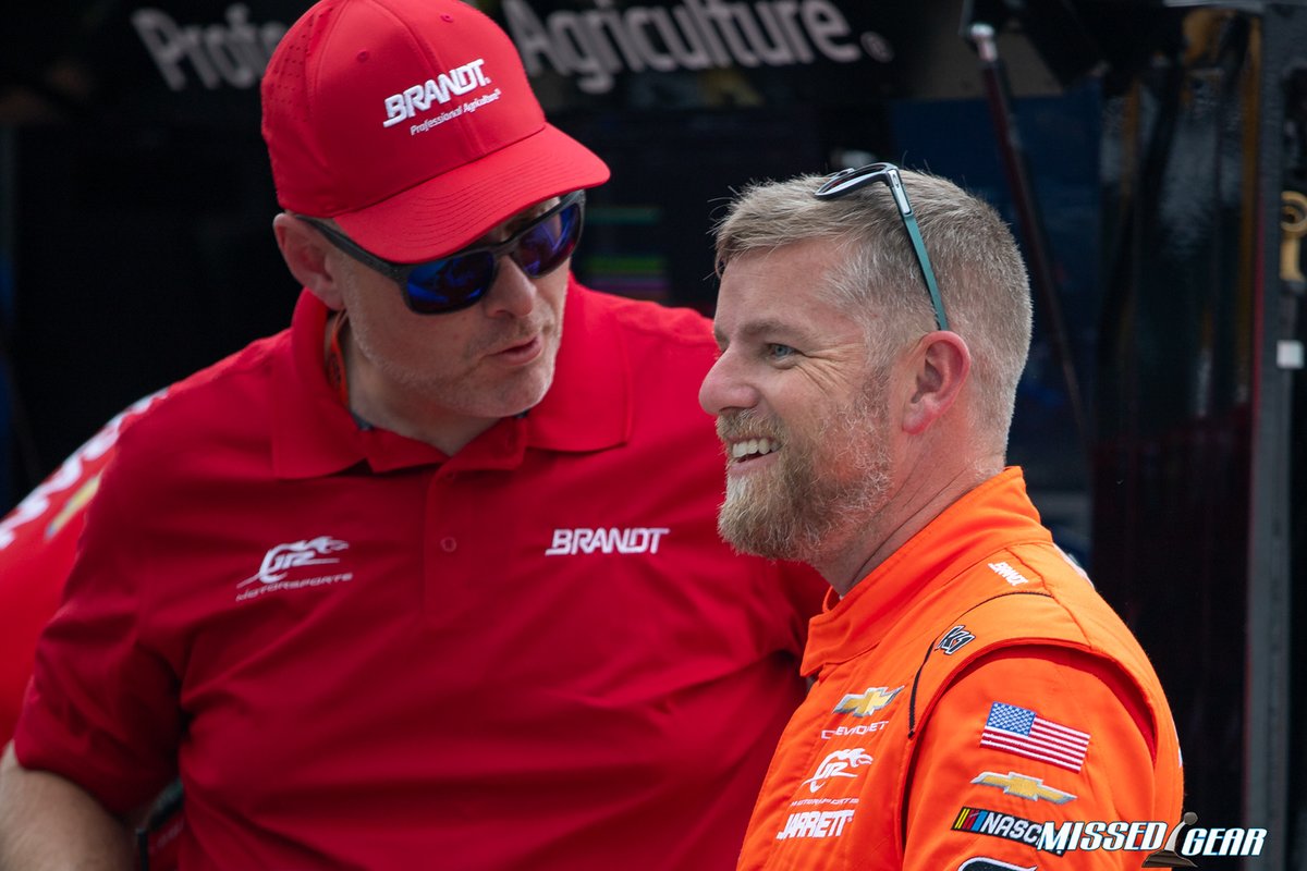 MissedGear's tweet photo. The wet came in on @MartinsvilleSwy and halted @NASCAROReillyAP qualifying - Starting order set on points / performance mix putting @J_Allgaier on the pole for Saturday Racing of the @NFPA 250 https://t.co/VYR1KmULIA
