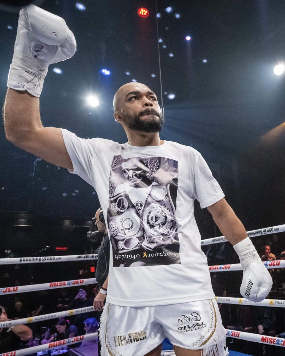 eottm_boxing's tweet photo. โ๐๐๐๐ฅ๐ง๐ ๐๐ข๐ก๐๐ข๐จ๐ฅ๐ฆ!โ
Gagnez un gant @rivalboxinggear signรฉ par le champion mondial intรฉrimaire @WBABoxing Albert Ramirez!
Tirage le 27 avril parmi tous les membres de notre infolettre!
๐ฅ๐๐ก๐ฆ๐๐ฅ๐๐ฃ๐ง๐๐ข๐ก: https://t.co/54yEiuoLDl
#TeamRamirez | #EottmArmy https://t.co/HRdlsdhODM