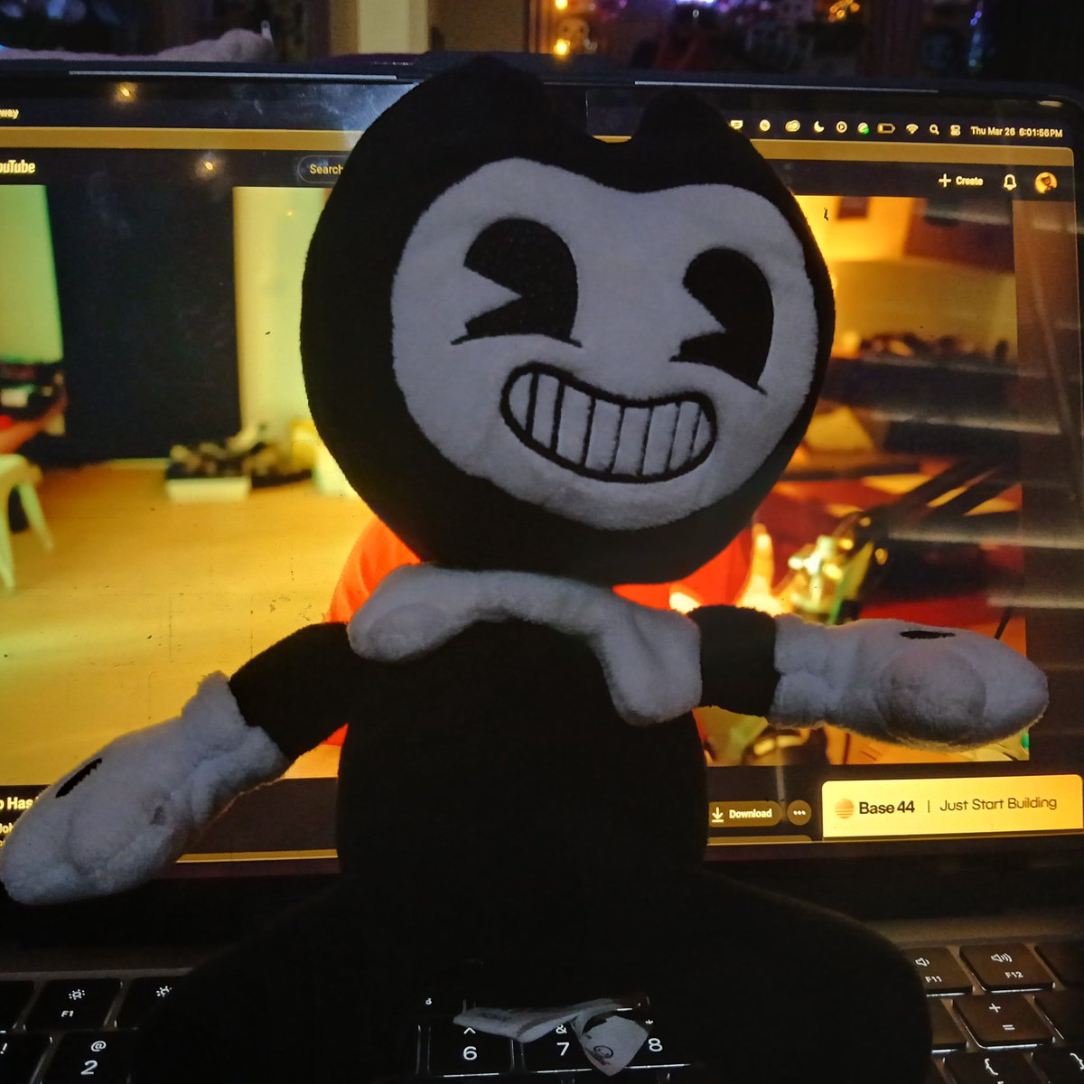 aaron✒ tweet media