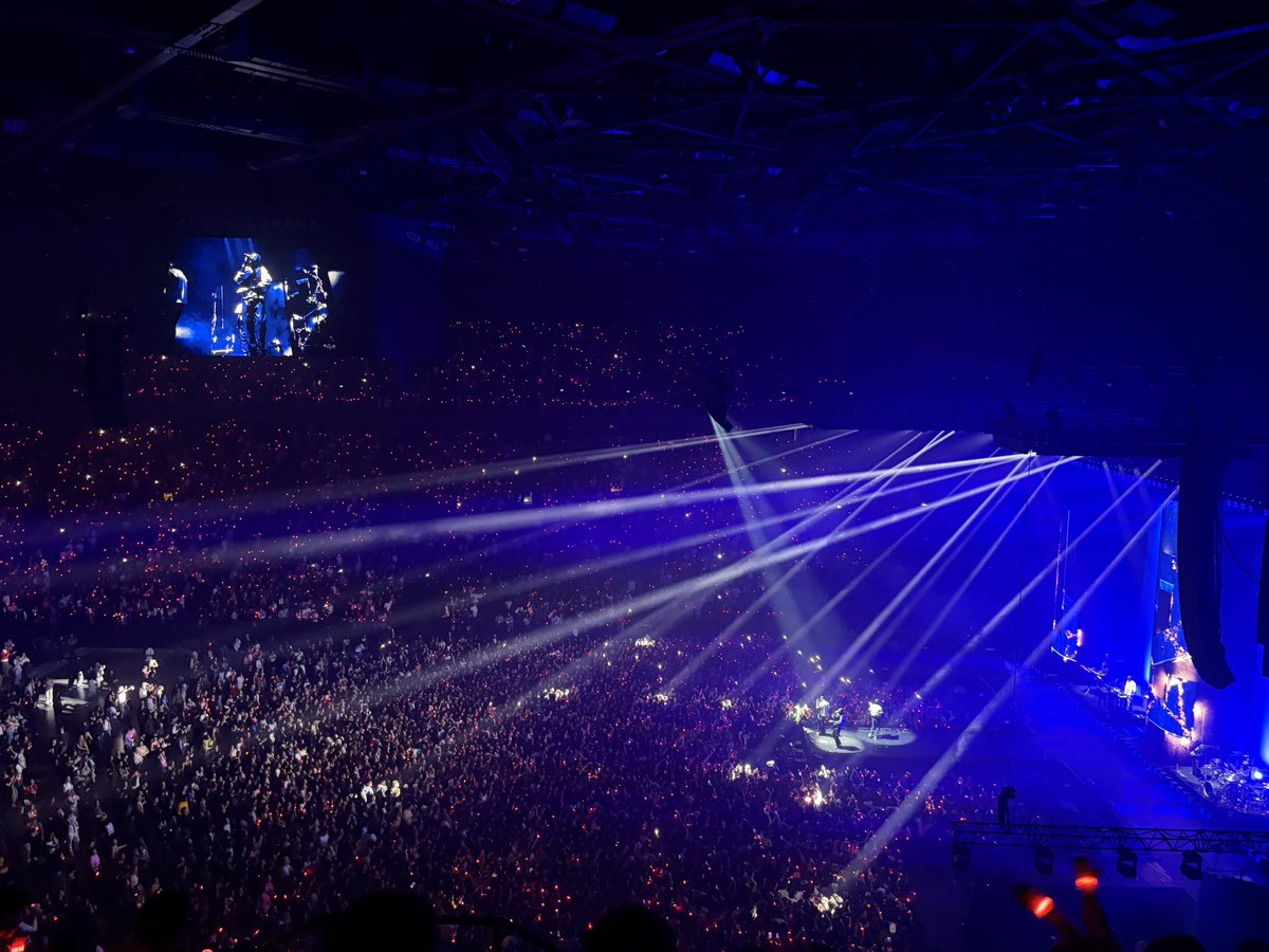 hrqs44's tweet photo. @Vitetonbillet Super fiable, tout s’est bien passé et le concert était fou. Merci!! https://t.co/21rbqgbeJq