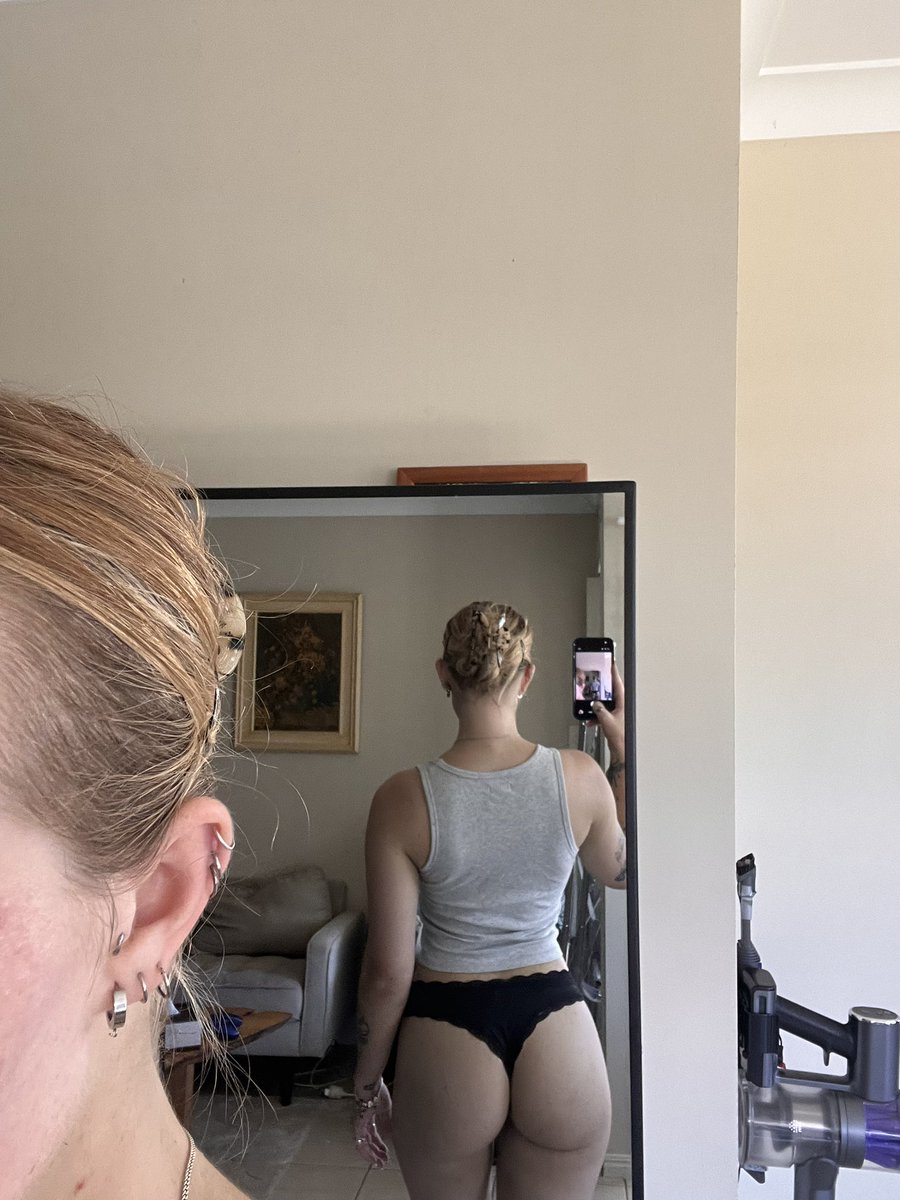 tikkastick's tweet photo. didn’t know where to post these 🧝🏼‍♀️ https://t.co/ZRfu7NGXj8