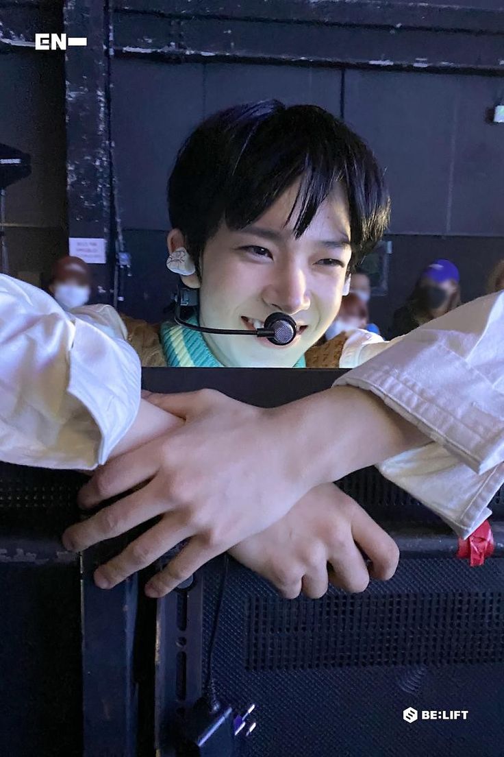 golden maknae tweet media