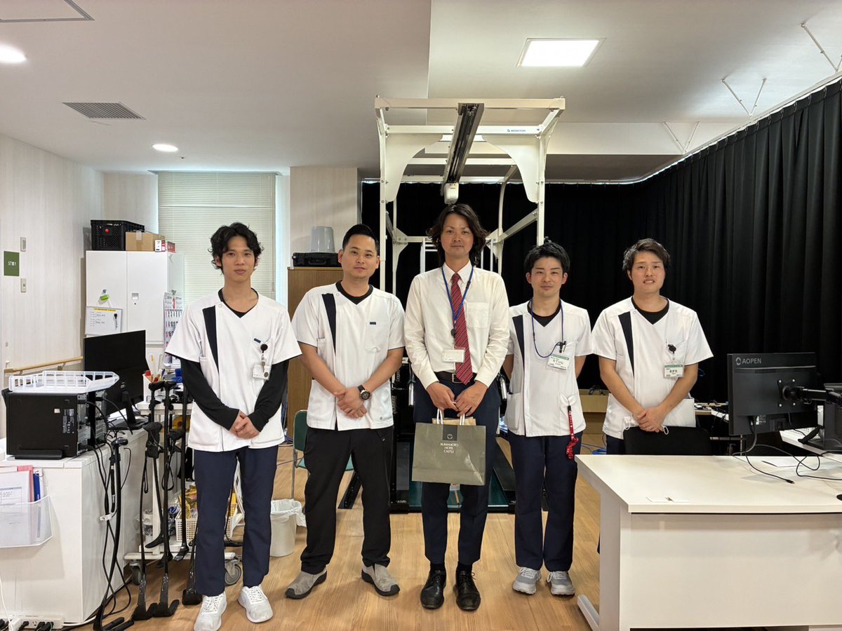 RenFujii0815's tweet photo. 【武蔵ヶ丘病院 最終出勤日】

このたび、3月末をもって武蔵ヶ丘病院を退職することになり、3月27日が最終出勤日でした。
これまで力になっていただいた分、これからは僕が法人・病院の力になれるよう、精一杯頑張ります！
本当にありがとうございました🙇‍♂️
これからもよろしくお願いいたします！ https://t.co/DkKe09bzvF