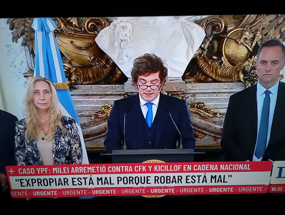 Petty Rolón tweet media