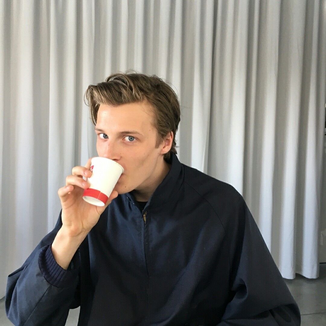 jonathan. tweet media