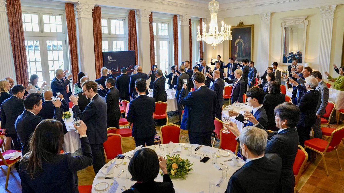 Julia Longbottom tweet media