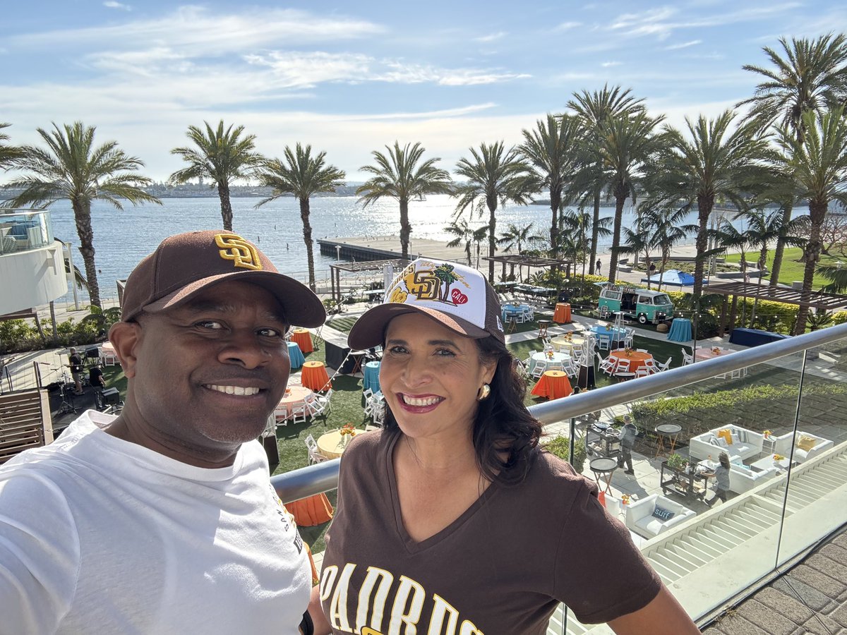 AngieHenryRE's tweet photo. Let’s go @Padres !  #forthefaithful https://t.co/cxbXV4QlRQ