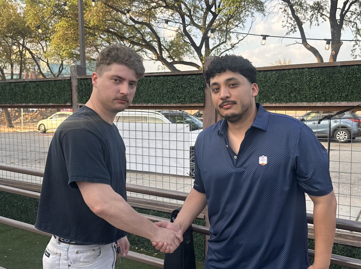 APOLLO MEDIA tweet media