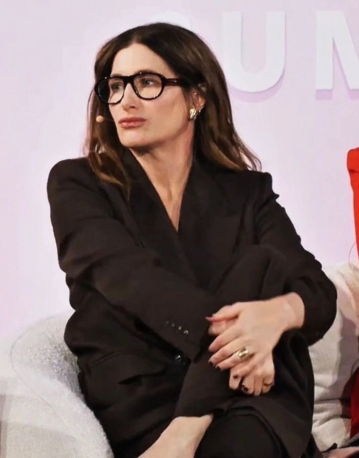 connie¹⁸ tweet media