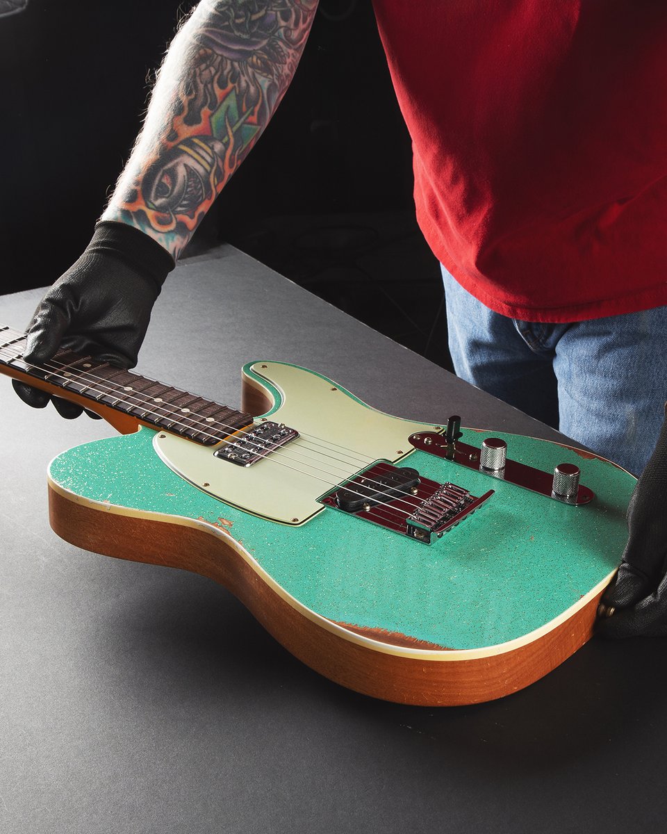 Guitar Center tweet media