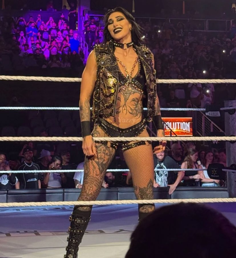 yazinha 🗡️ tweet media