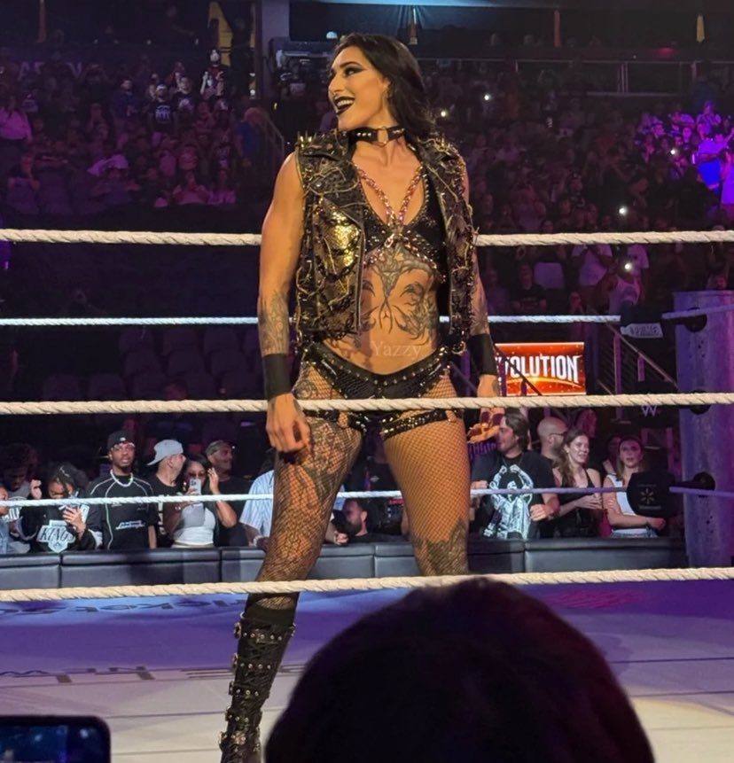 yazinha 🗡️ tweet media