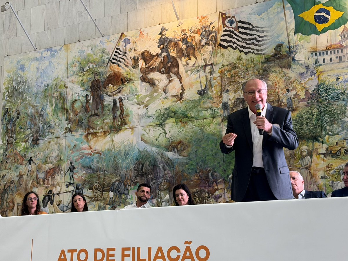 geraldoalckmin's tweet photo. O PSB reforça a presença feminina em seus quadros com essa mulher de extensos trabalhos prestados ao Brasil que nos inspira a seguir lutando pela democracia, pela inclusão e pelo desenvolvimento. 🇧🇷 https://t.co/wDo27fENu2
