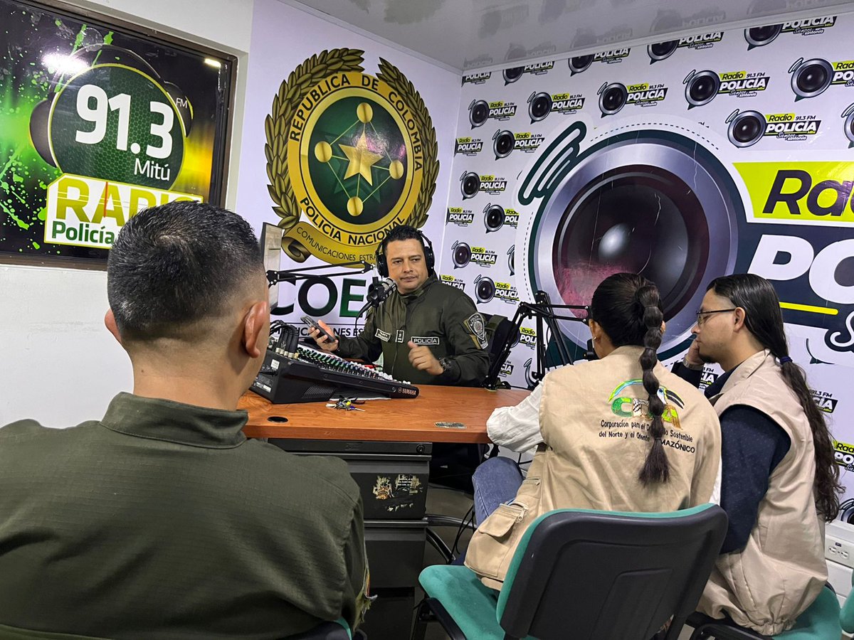 PoliciaVaupes's tweet image. En @RadioPoliciaCol socializamos un tema de gran importancia para nuestra región amazónica: los incendios forestales.
Junto a la #CDA hablamos sobre sus causas, consecuencias y las acciones que podemos tomar para prevenirlos.
@PoliciaColombia
@CarabinerosCol