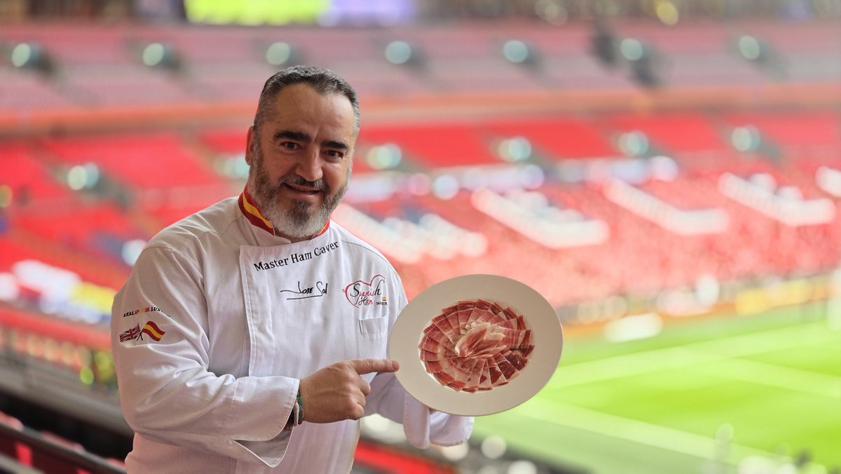 Spanish Ham Master tweet media