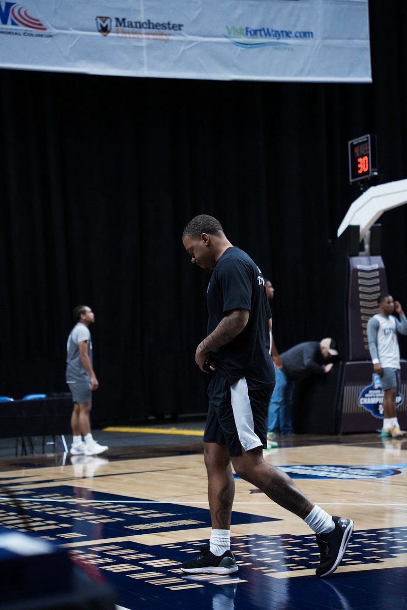 coachqacree's tweet photo. 𝐉𝐨𝐡𝐧 𝟏𝟑:𝟕
This team and these guys were special, not because of the wins, but because they helped me through my own struggles without even knowing and I’m forever grateful for the opportunity to be apart of their journey 🙏🏽 #yearfive https://t.co/PL4I9L59t4