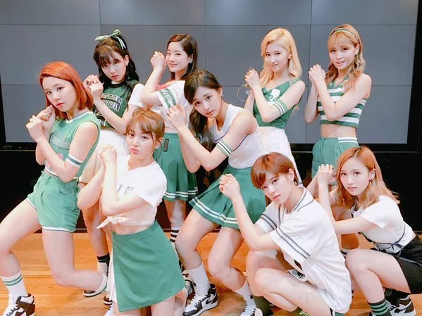 tinytwicey's tweet photo. #TWICE #트와이스 https://t.co/eUCBjPiTND