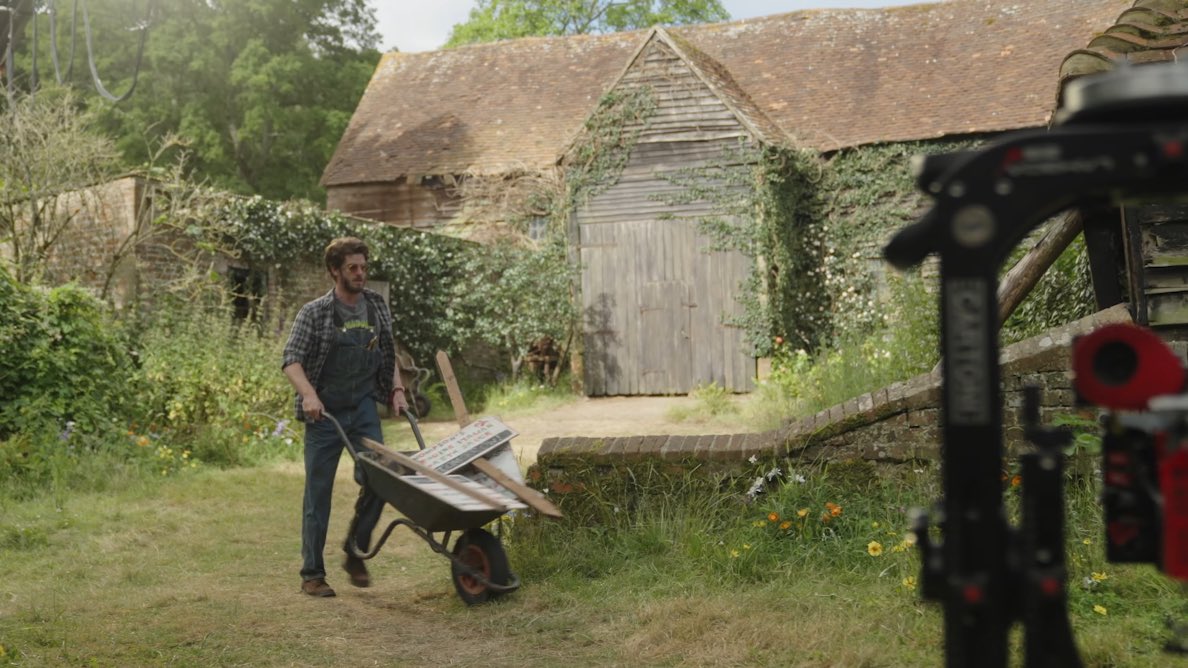 andrew garfield posts tweet media