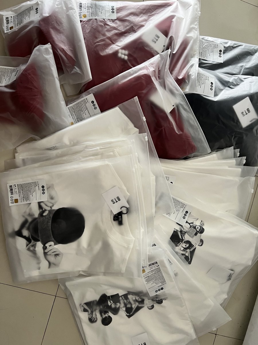 chikook090197's tweet photo. WTS LFB
Arirang Official Merch 
ON HAND READY TO SHIP ANYTIME 

Shirts: P3300

Hoodie
Red: P7250
Black: P7750

+ lsf https://t.co/YGc3oNQoER