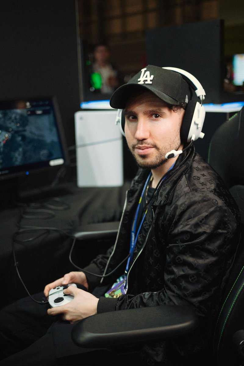 Huge thanks to @ShopifyRebels for stopping by the @Razer booth at # ...