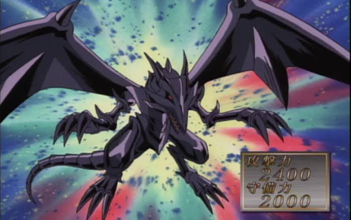 6121zero's tweet photo. 闇遊戯と遊戯、城之内の三人のブラマジと真紅眼の2体が融合した黒き竜の黒魔師『超魔導竜騎士－ドラグーン・オブ・レッドアイズ』✨…効果は破壊耐性と無効パワーアップ、1枚存在するだけでフィールド場に制圧する力を持って禁止牢獄経験もあり遊戯と城之内君の二人の絆のカードは胸熱だね🔥
#遊戯王DM https://t.co/wBt4pjUjOo