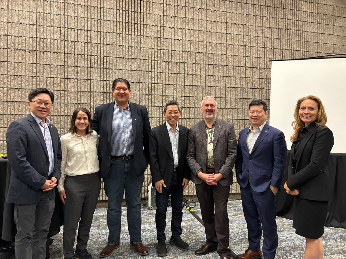Helms Research Group tweet media