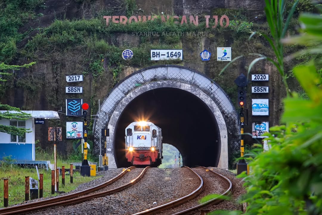 Kereta Api Indonesia tweet media