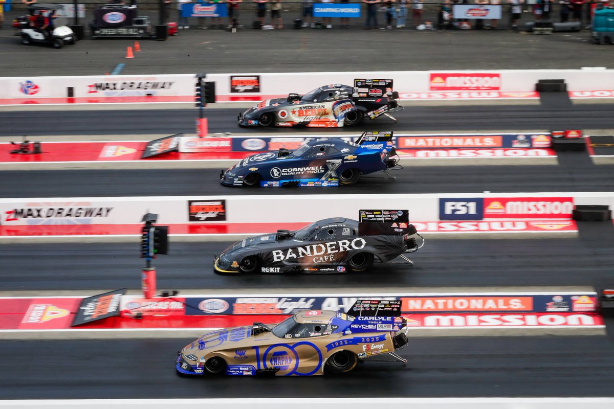 zMAX Dragway tweet media