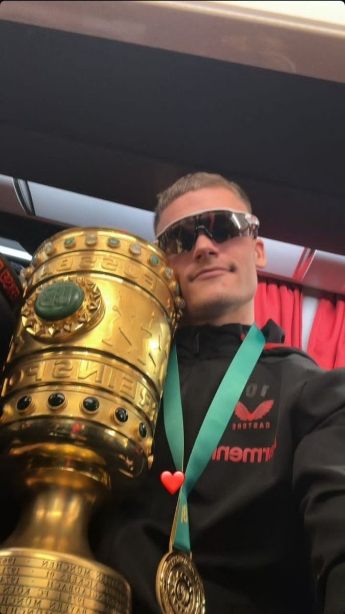 LE🕷️🖤 tweet media