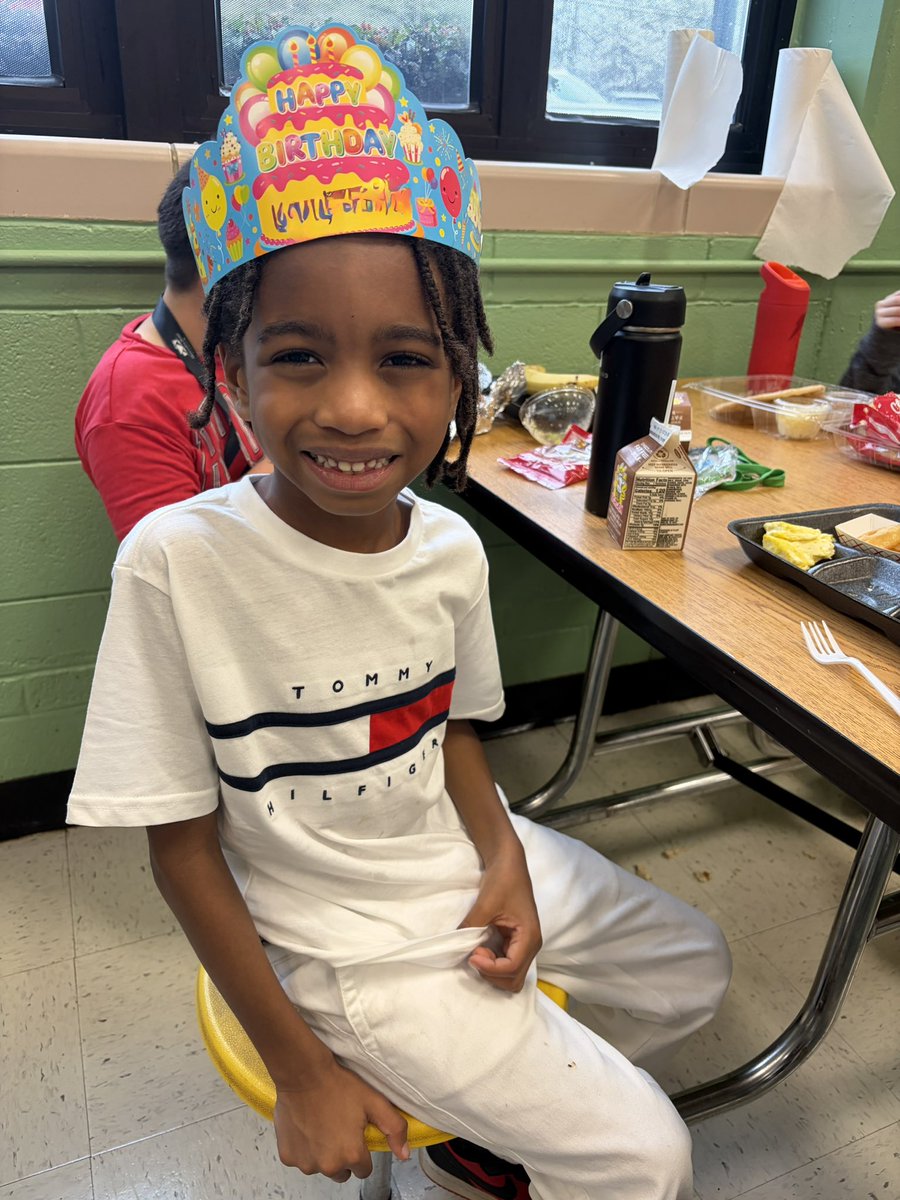 EB Thompson tweet media