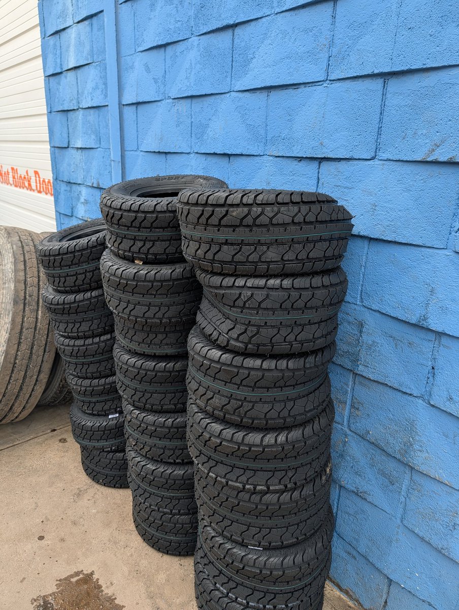 ConvoyJr's tweet photo. 25+ tires wholesale sold today 20 of them were these carlstars https://t.co/n0MoIGRKuK