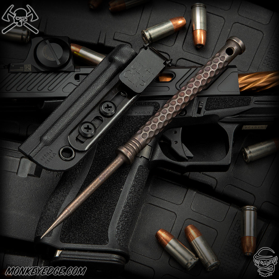 MonkeyEdge's tweet image. Pick your poison. The @rmj_usa Pentagon Pick is a fantastic backup poker when times call for urgent ventilation. Available now in Vintage Bronze, Vintage Blue, and standard Ti color variations at monkeyedge.com

#rmjtactical #edcgear #titanium #selfdefense #monkeyedge