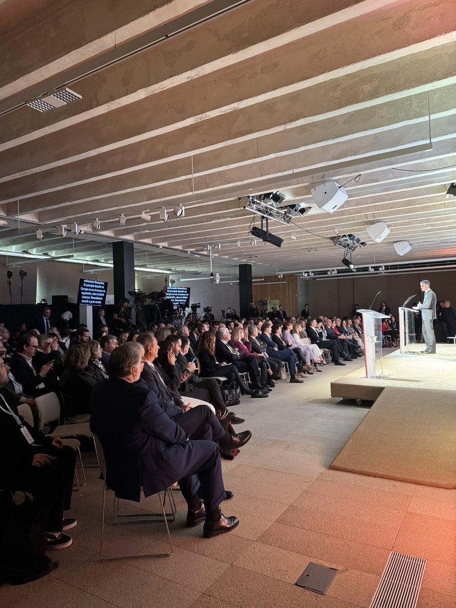 murillo1975's tweet photo. Termina una semana intensa de trabajo con la celebración del VI Foro Económico de https://t.co/XwbUCdZCuf, mucho esfuerzo que una vez más merece la pena por la confianza de la dirección y el equipo. https://t.co/ogbE58m9Xm