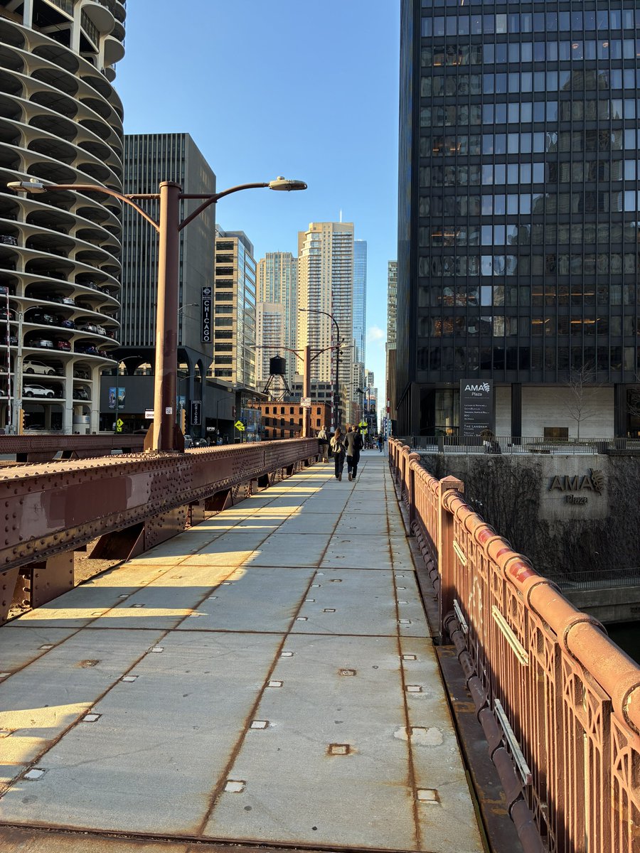 chi_urbanist's tweet photo. Welcome back State Street Bridge https://t.co/UJ4dy3CCBw