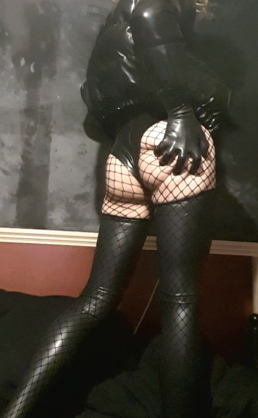 Latexhexs tweet media