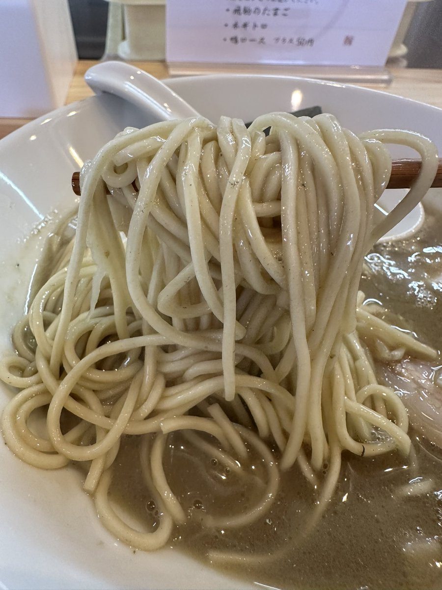 ともちん tweet media